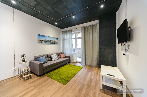 Cozy Studio Apartment With Private Balcony And City View photo